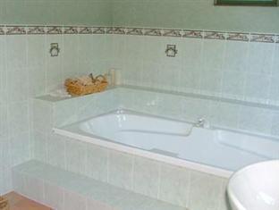 Acacia Bay Lodge Bed & Breakfast Taupo Bagian luar foto